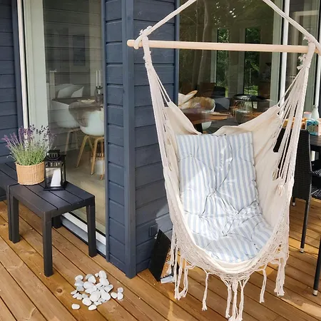 Cozy Family Summer House Near Hove