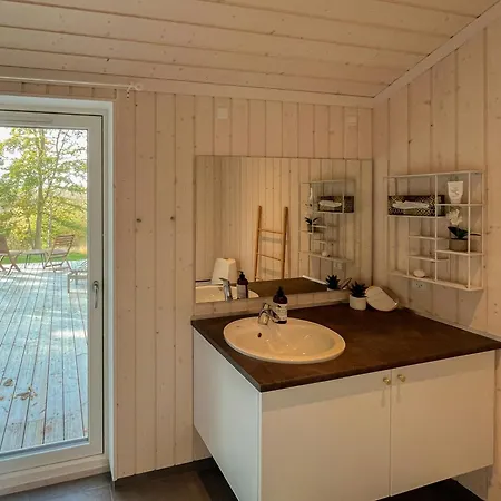 Cozy Family Summer House Near Hove Vig
