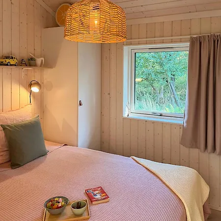 Cozy Family Summer House Near Hove בית נופש