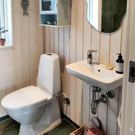 Cozy Family Summer House Near Hove *